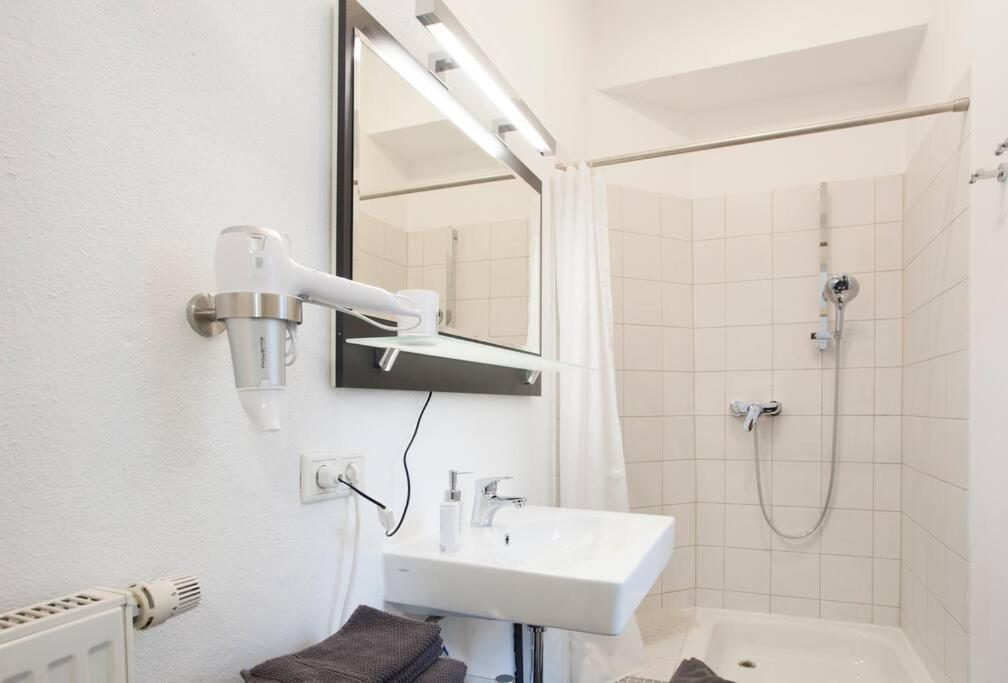 Exclusive 2-Room Souterrain Apartment Nuremberg Exterior photo